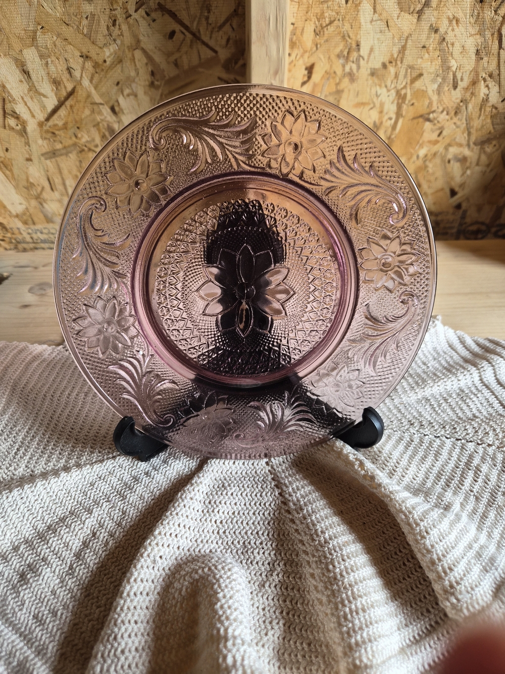 VTG Tiara Exclusives Indiana Glass Purple 8 1/2" Sandwich Glass Plate